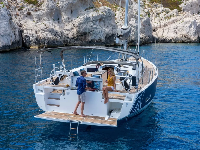 Location à Saint-Mandrier-sur-Mer - Dufour Dufour 530 sur SamBoat