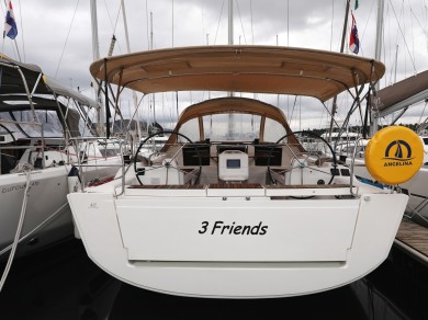 Ein Dufour Dufour 412 Grand Large mieten in Mandalina Marina