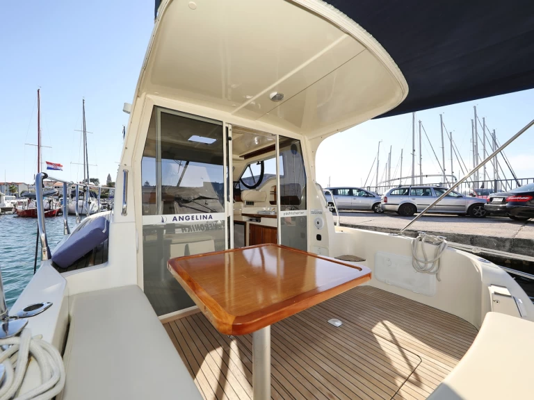 Location bateau Sas Vektor Vektor 950 à Biograd na Moru sur Samboat