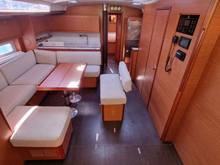 Louez un Dufour Dufour 530 à Furnari