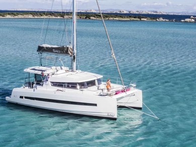 Bali Catamarans Bali 4.1 jednotlivci a charterové společnosti v Gouviá