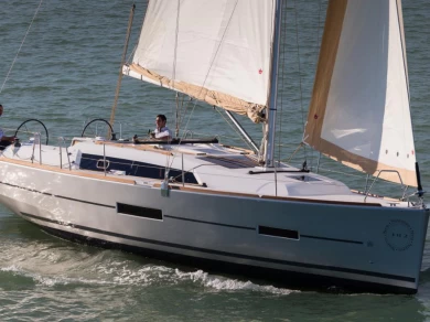 Sailboat to hire Lefkáda at the best price