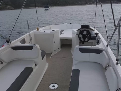 Location bateau Hyères pas cher Element E7