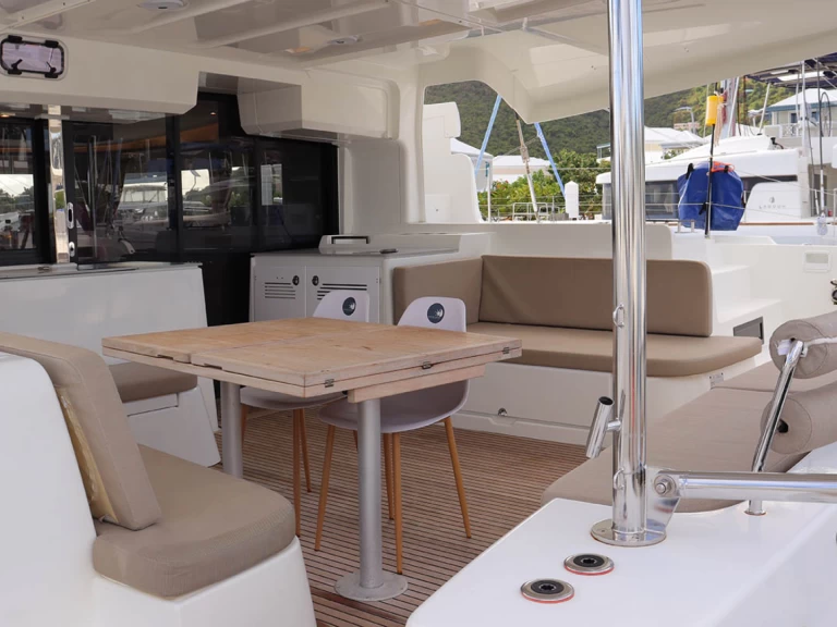 Location bateau Road Town pas cher Lagoon 46