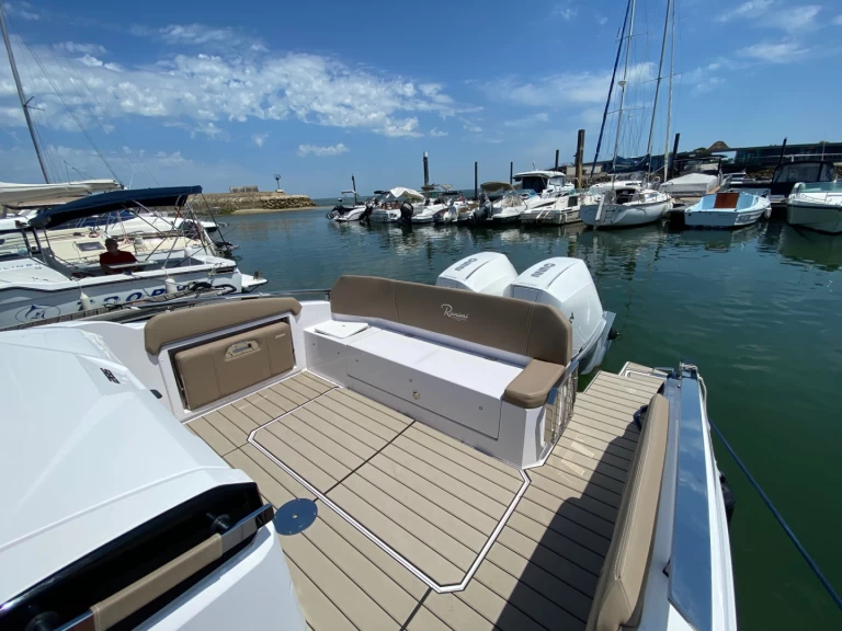 Location Bateau à moteur Ranieri avec permis