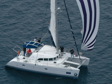 Catamarano a noleggio a Port de Lefkada al miglior prezzo