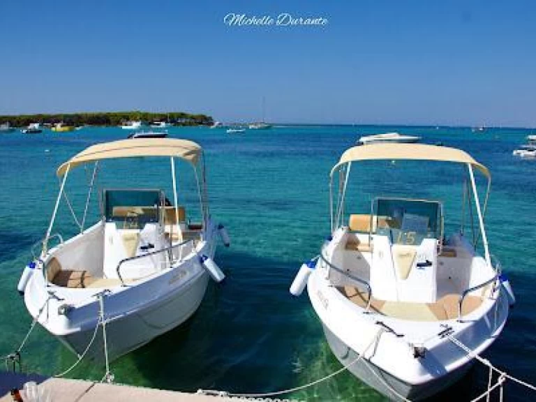Location bateau Porto Cesareo pas cher Elite 19