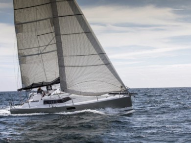 Sailboat for rent La Trinité-sur-Mer at the best price