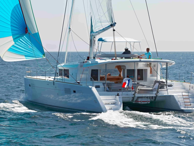 Catamaran à louer à Ribishi au meilleur prix
