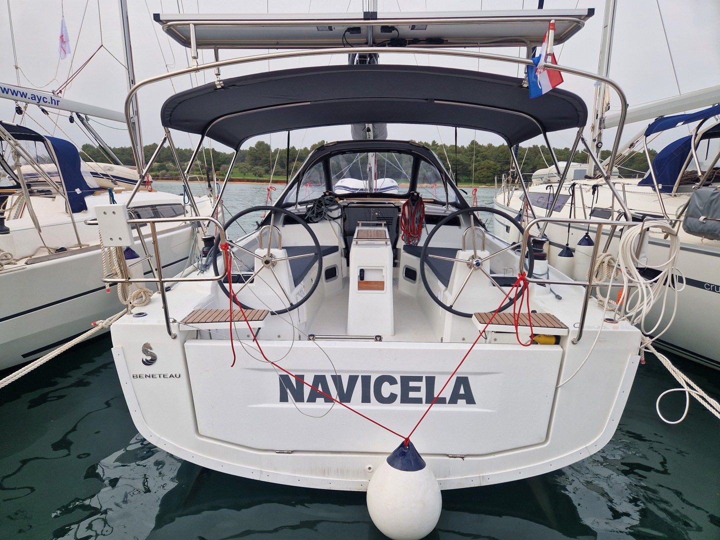 Bénéteau Oceanis 34.1 eco solar sailboat charter in Medulin, Croatia