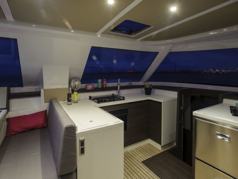 Location à Saint-Mandrier-sur-Mer - Nautitech Nautitech 40 sur SamBoat