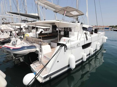 Uthyrning Katamaran  i Biograd na Moru - Fountaine Pajot Astrea 42