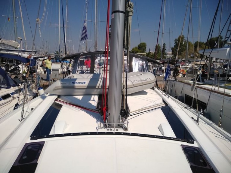 Louez un Bénéteau Oceanis 51.1 à Álimos