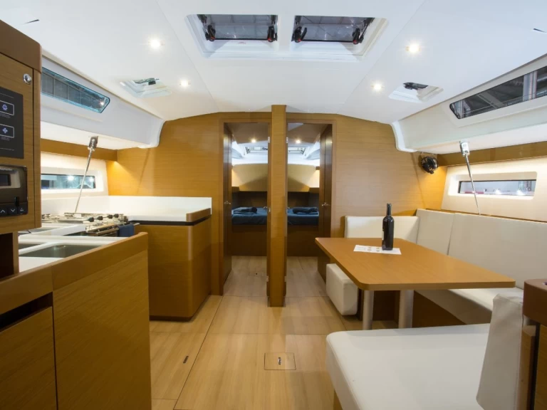 Voilier à louer à Álimos au meilleur prix