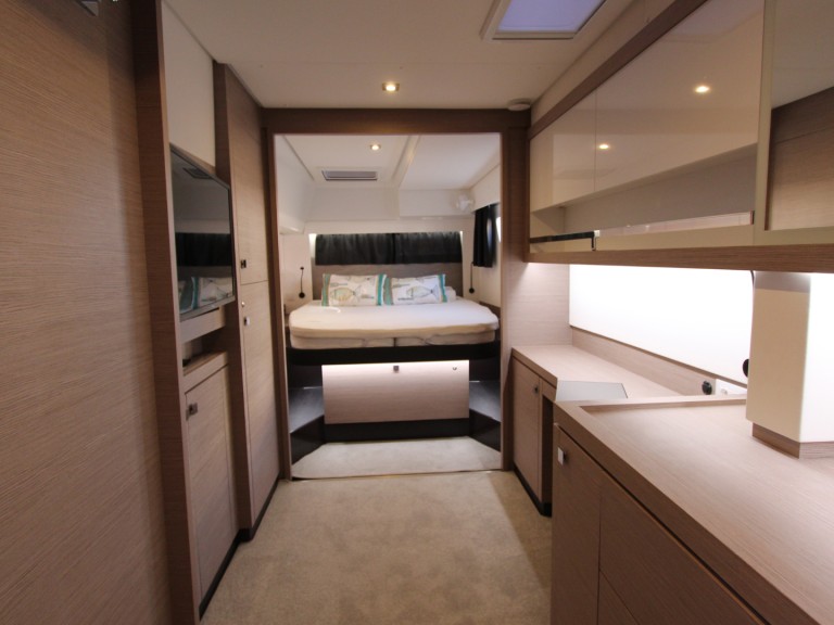 Location bateau Fountaine Pajot Tanna 47 à Olbia sur Samboat
