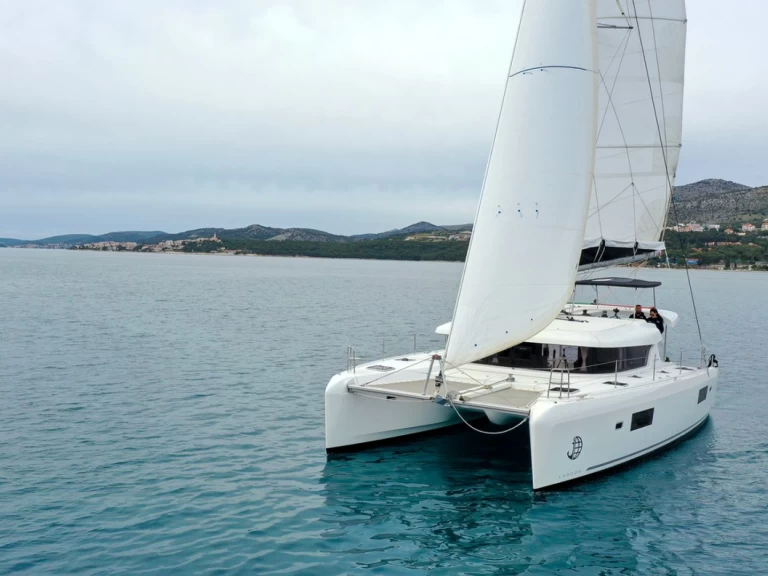 Louer Catamaran avec ou sans skipper Lagoon à Seget Donji