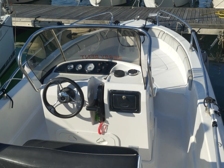 Location bateau Fezzano pas cher Voyager 19 S