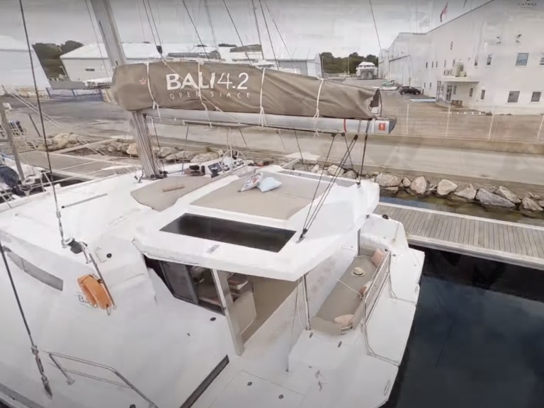 Louez un Bali Catamarans Bali 4.2 à Gouviá