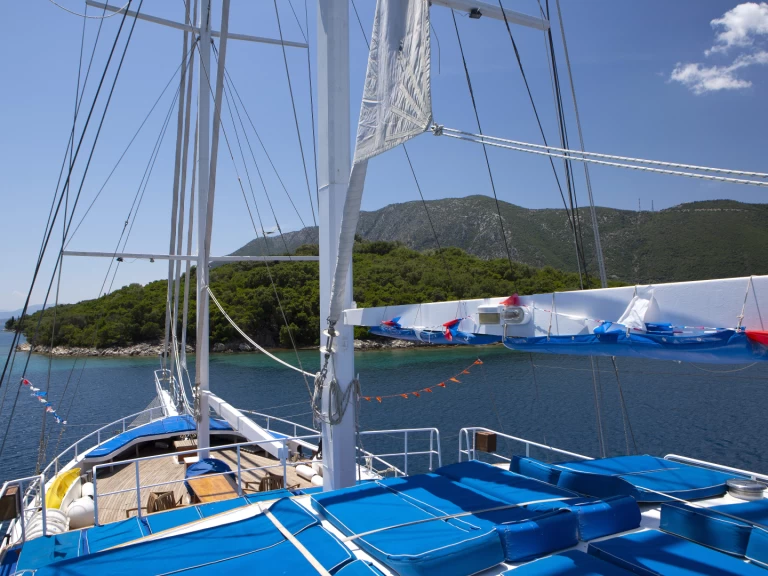 Louez un  Gulet Artemis à Salamína