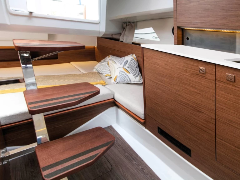 Jeanneau Cap Camarat 9.0 WA a louer à Port du Lavandou