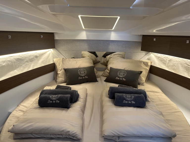 Location Bateau à moteur Jeanneau avec permis