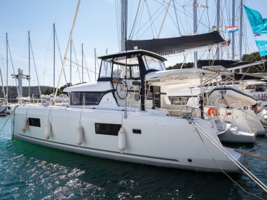 Yacht hire Pomer cheap Lagoon 42