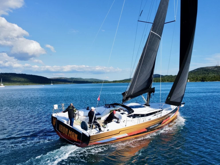 Location bateau Elan Elan E6 à Pirovac sur Samboat