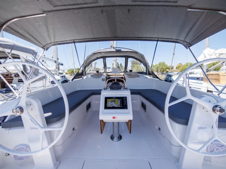 Voilier à louer à Álimos au meilleur prix