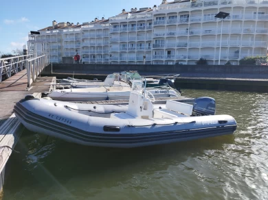 Zodiac Flotteur Pro 9 Man charter bareboat or captained in  Arcachon