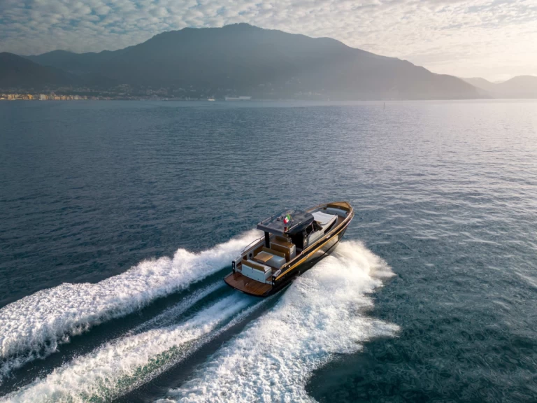 Location Bateau à moteur ITALUYRE avec permis