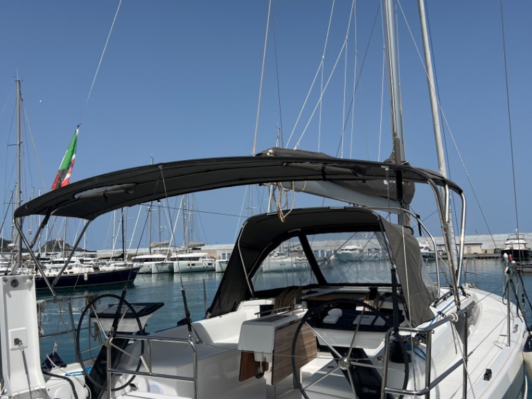 Louez un Dufour Dufour 37 à Capo d'Orlando