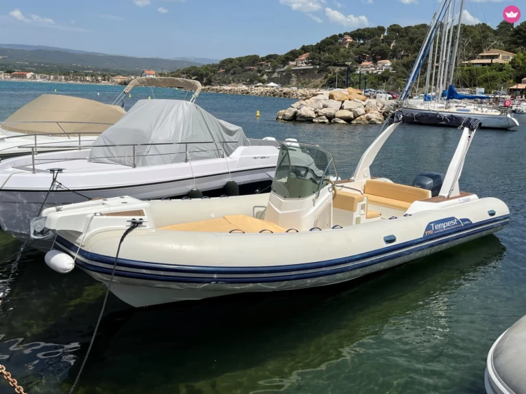 Location bateau Fréjus pas cher Tempest 625