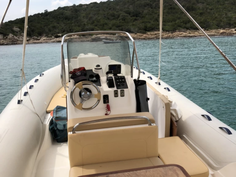 Location Semi-rigide à Fréjus - Capelli Tempest 625