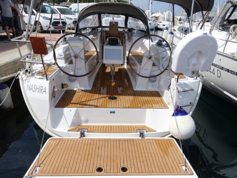 Location bateau Bavaria Cruiser 34 à Olbia sur Samboat