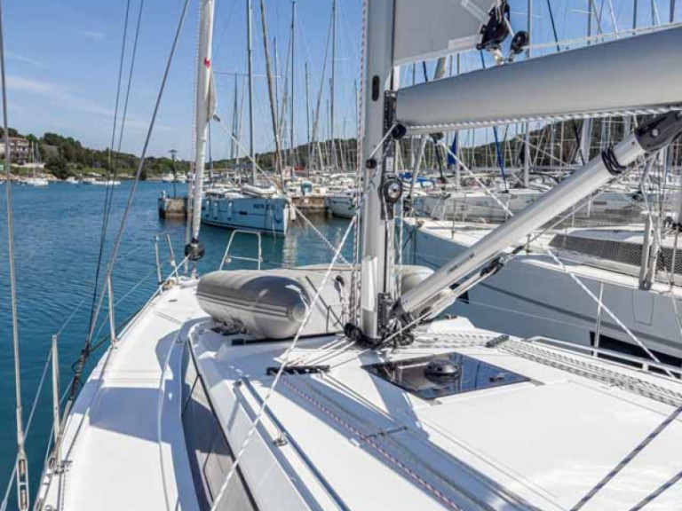 Location bateau Pula pas cher Bavaria C38