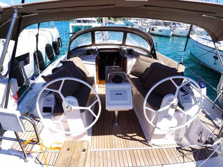 Location Voilier à Gouviá - Bavaria Cruiser 34