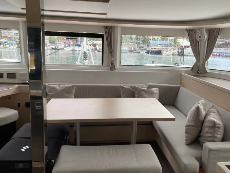 Catamaran à louer à Le Marin au meilleur prix