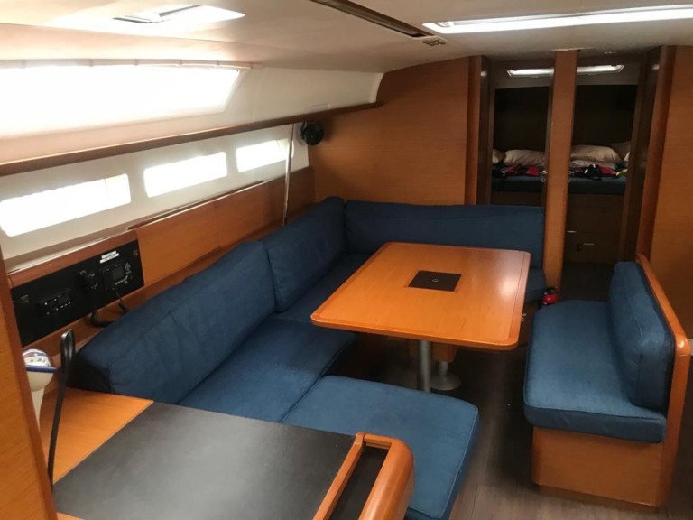 Location bateau Jeanneau Sun Odyssey 519 à Santa Cruz de Tenerife sur Samboat