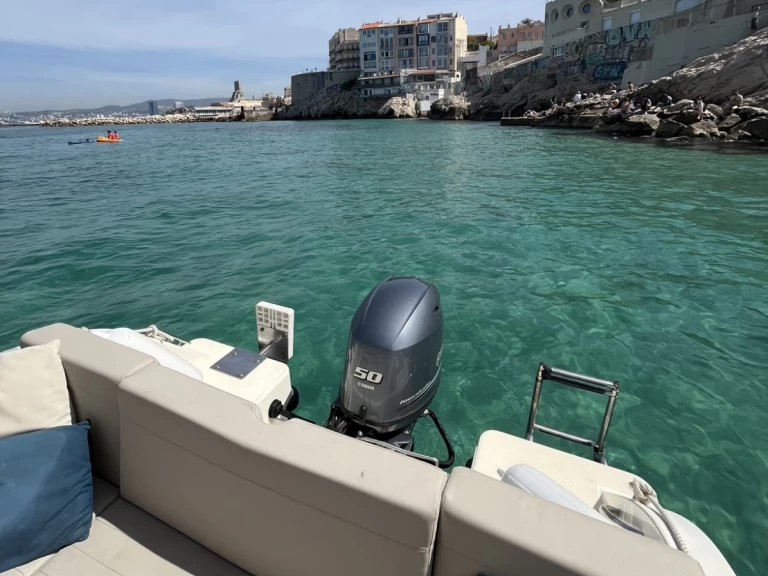 Louer Bateau à moteur avec ou sans skipper B2 Marine à Marseille