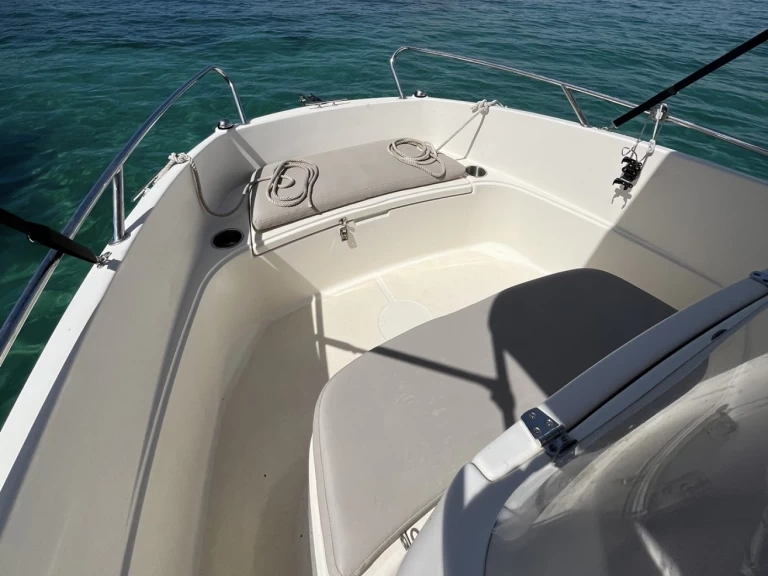 Location Bateau à moteur B2 Marine avec permis