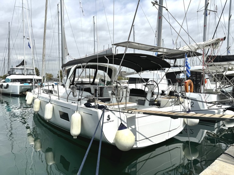 Bénéteau Oceanis 51.1 a louer à Álimos