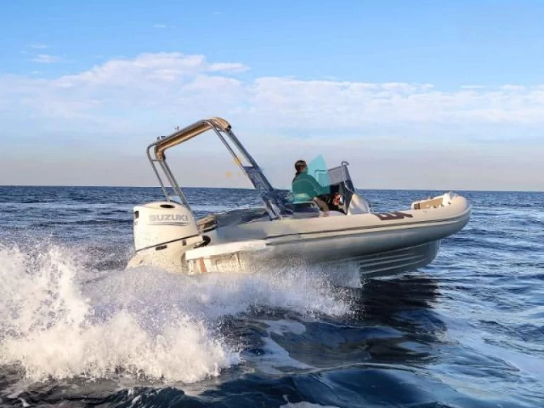 Location bateau Bsc BSC 70 à Cogolin sur Samboat