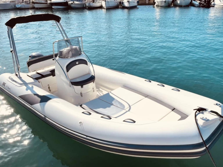 Location bateau Cogolin pas cher BSC 57