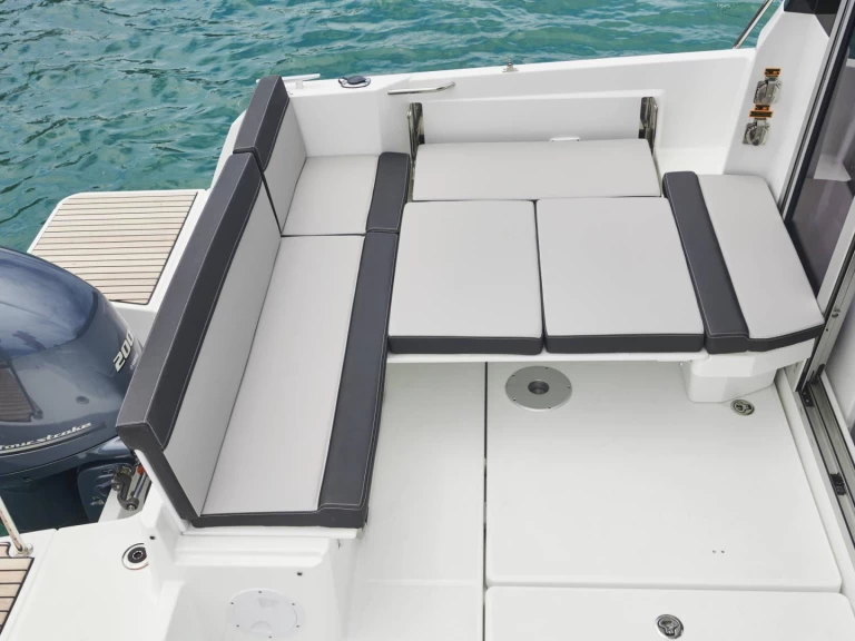 Bateau à moteur à louer à Trogir au meilleur prix