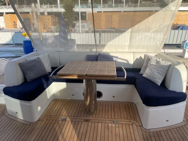 Location Bateau à moteur Princess avec permis