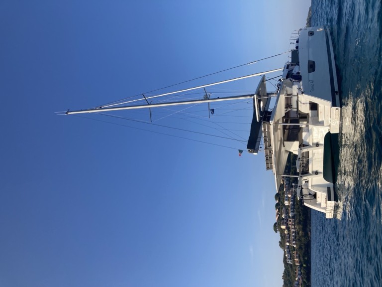 Fountaine Pajot Tanna 47 a louer à Cugnana Verde