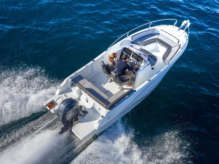 Louez un Jeanneau Cap Camarat 6.5 CC Serie 3 à Cogolin