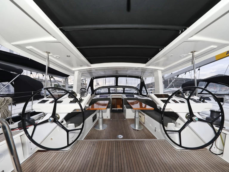 Location bateau Trogir pas cher Hanse 588