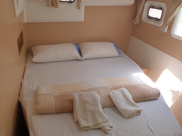 Location bateau Lagoon Lagoon 400 à Néa Péramos sur Samboat