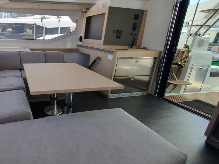 Louez un Fountaine Pajot Elba 45 à Seget Donji